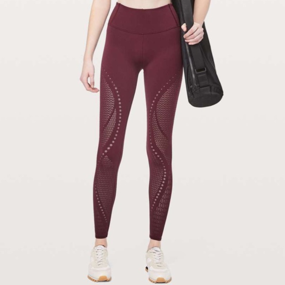 Lululemon Reveal Tight *Mindful Motion
